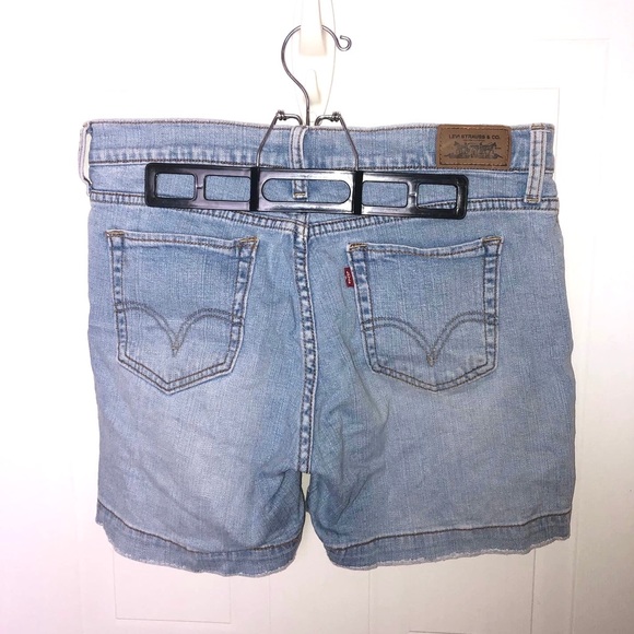 Levi’s Denim Shorts - Picture 1 of 4